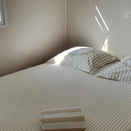 Mobilhome Chez Cathy & Simon Marseillan  Εξωτερικό φωτογραφία